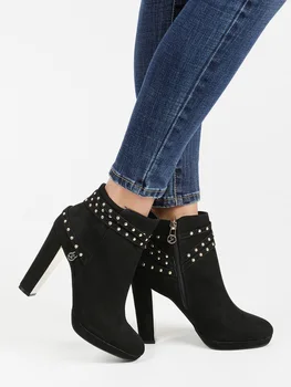 

Half Boots suede studded
