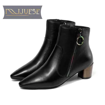 

MLJUESE 2019 women ankle boots Cow leather zippers pointed toe painted round heel winter short plush boots women boots size 40