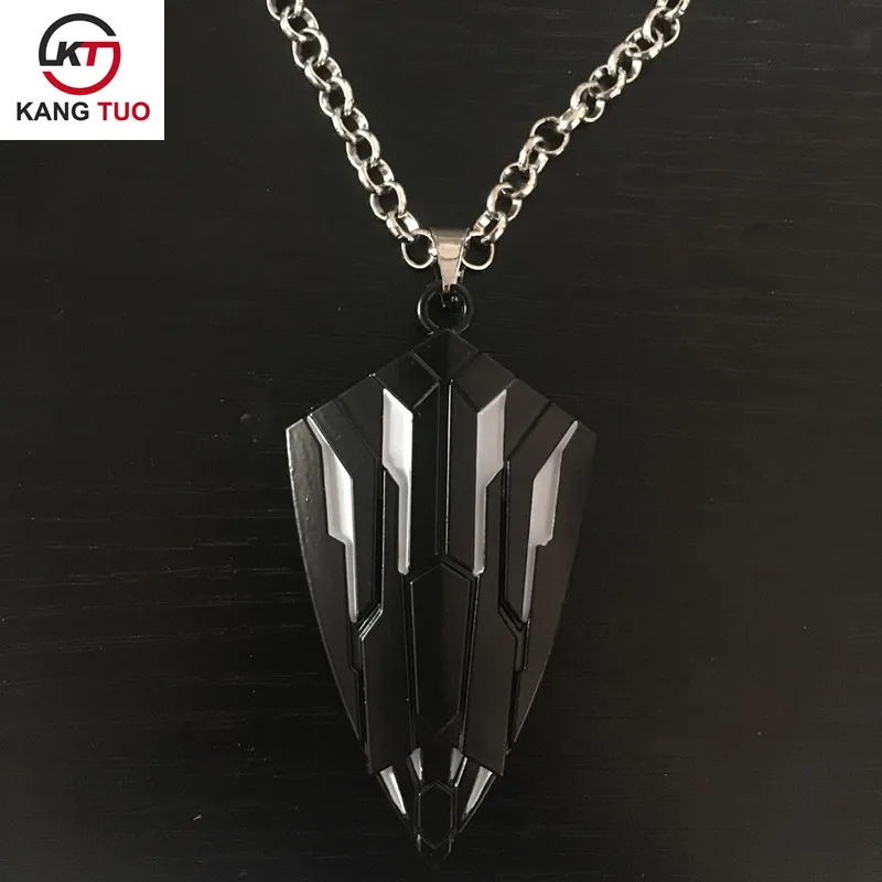 

Movie Avengers 3 Infinity War Captain America New Shield Pendnat Necklace Link Chain Key Chain For Movie Lover Souvenir Jewelry