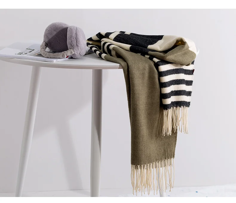 INMAN, зимний художественный женский простой дизайн, контрастный цвет, корейский стиль, все совпадают, украшение кисточками, женский шарф