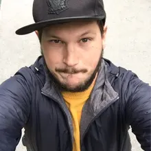A***v