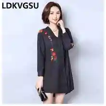 2018 primavera nueva talla grande mujeres cuello en V camisa suelta larga algodón Lino flor bordado manga larga Mujer Tops camisa 5XL(China)