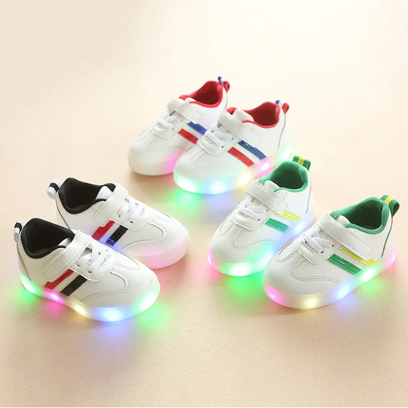 

2018 European fashion LED lighted baby first walkers cute solid color baby sneakers Lovely fantastic baby casual shoes