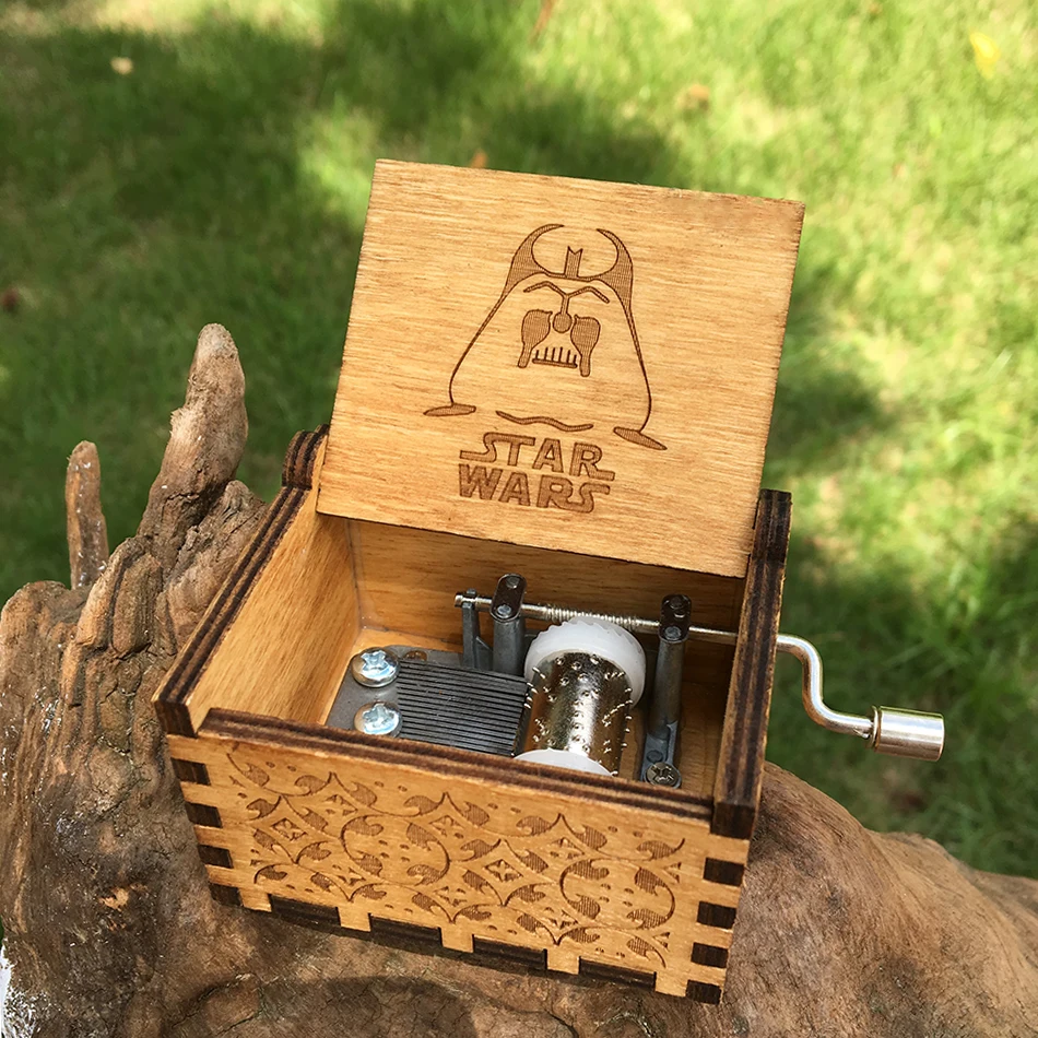 Caja de música A mano Castillo de madera en el cielo Juego de tronos Star Wars un regalo de Navidad de cumpleaños en Stock al por mayor