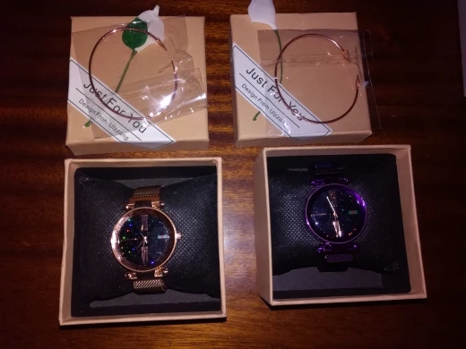 Relógio Rose Island