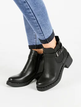 

Ankle Boots with elastic bands and studs