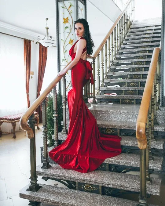 Elegant backless satin silk Mermaid tail Wonder dress