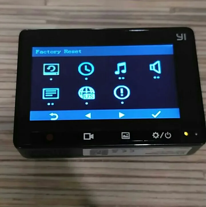 Видеорегистратор Yi Smart Dash Camera