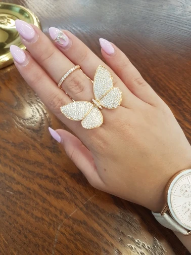 Luxury Unique Butterfly Paved Sparkling Cubic Zirconia Knuckle Rings*