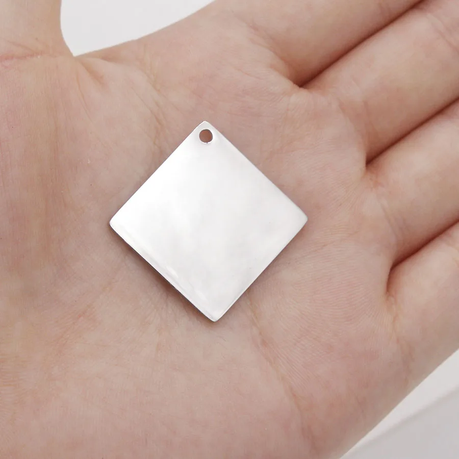 

Fnixtar Mirror Polished Stainless Steel Stamping Blank Square Charm Tags DIY Charm Custom Logo Words Images 22*22mm 20piece/lot