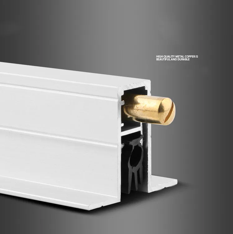 Casa Do Hotel, Varredura Inferior Da Porta