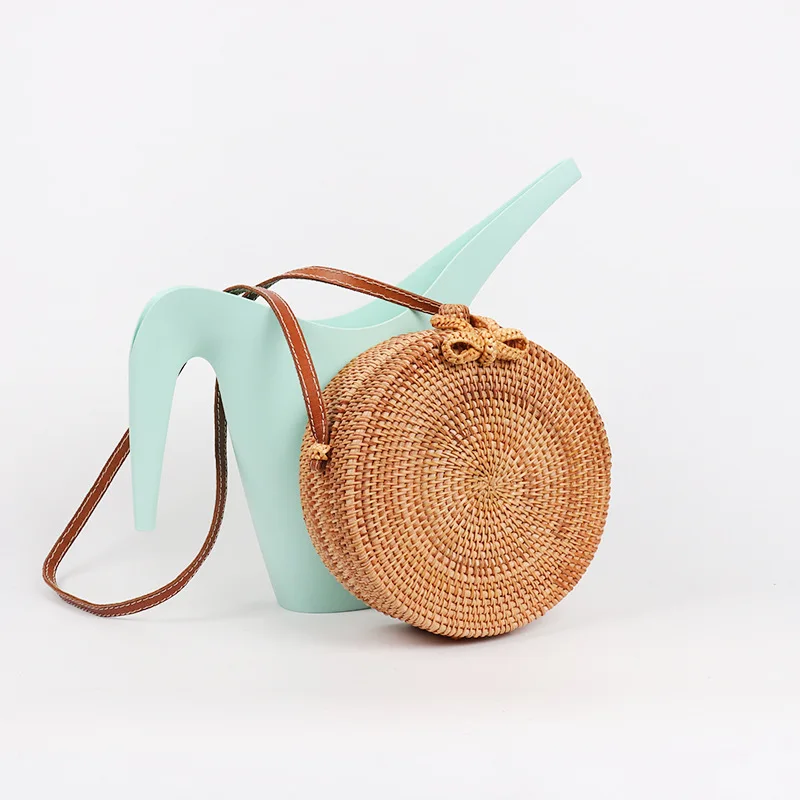 

2018 New Round Straw Bow Bag Handbags Women Summer Rattan Bag Handmade Woven Beach Handbag for Women Shoulder Bag Hot