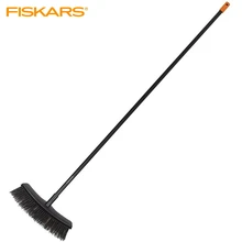 Метла садовая универсальная Fiskars Solid