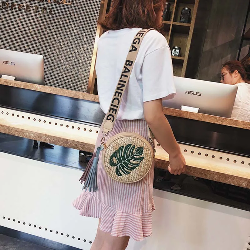 Women Travel Tassel Straw Bag INS Popular Summer Female Handbag Casual Lady Circle Shoulder Bag Pineapple Weave Crossbody SS3231 (7)