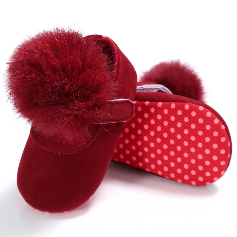 Мягкая Плюшевая обувь принцессы для маленьких девочек 0-18 месяцев, симпатичный помпон, обувь для новорожденных, обувь для новорожденных девочек D15