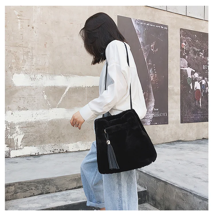 JANESPRI 2018 Fashion Women Tassels Handbag Velour Messenger Bag Autumn Women Shoulder Bags Ladies Party Handbags Female Bolsa (58)