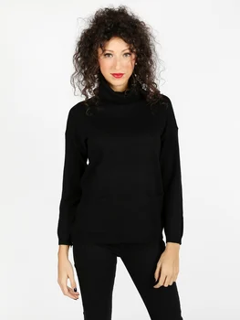 

Turtleneck knitted sweater with pockets