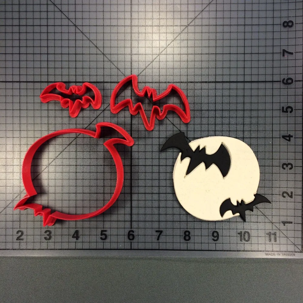 Moon-and-Bats-266-113-Cookie-Cutter-Set