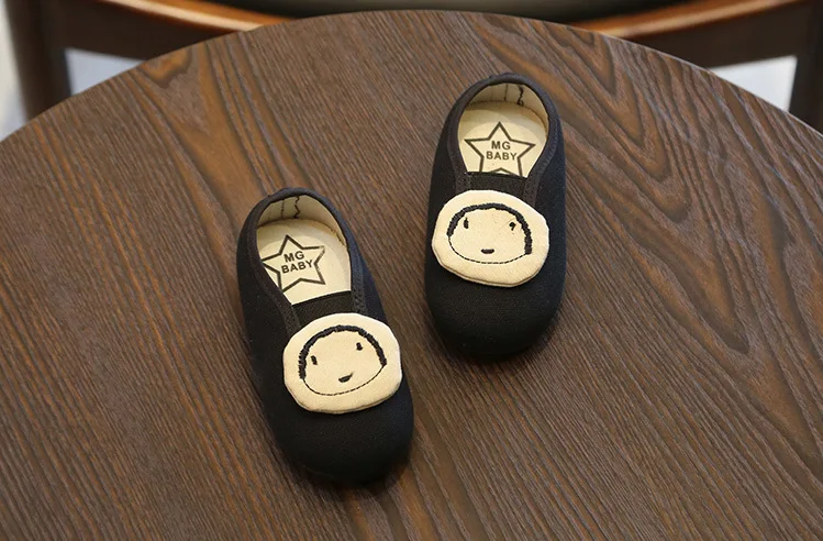 BABAYA милый мультфильм лицо патч Slip-on для маленьких мальчиков девочек Повседневная парусиновая обувь анти-скользкая обувь для детей детская обувь fbv152