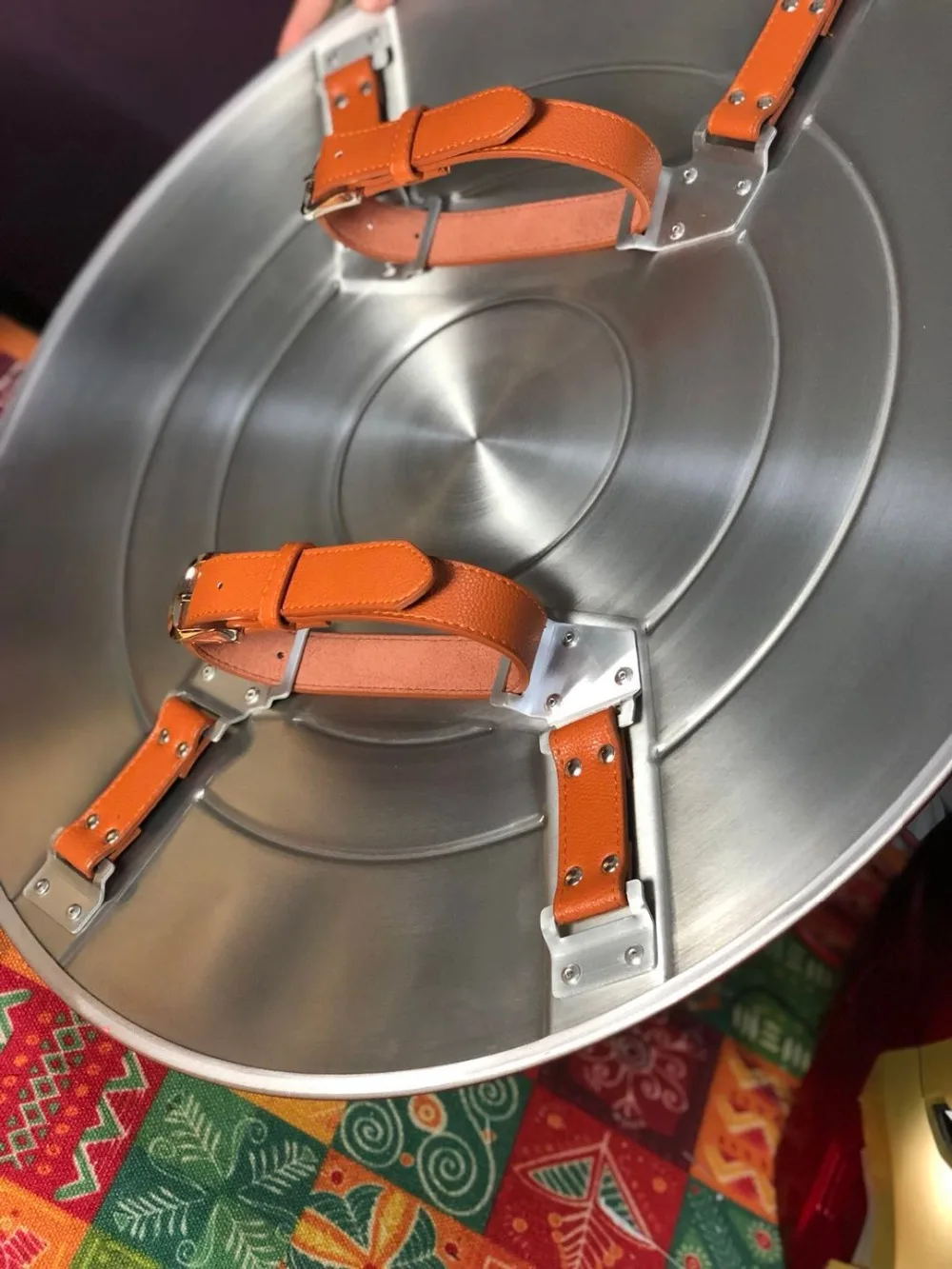 [Изготовлено из металла] Капитан Америка щит 1:1 Реплика оружия ...