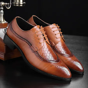 

2018 size 48 fashion Mature man leather shoes wedding Business dress Gentleman Pointed toe Nightclubs Bullock carved shoes RA-53