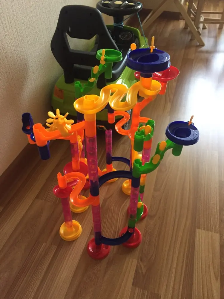 игрушка лабиринт с шариком. шарики по лабиринту. лабиринт с шариками для детей. конструктор лабиринт для шариков марблс. шар лабиринт для взрослых.