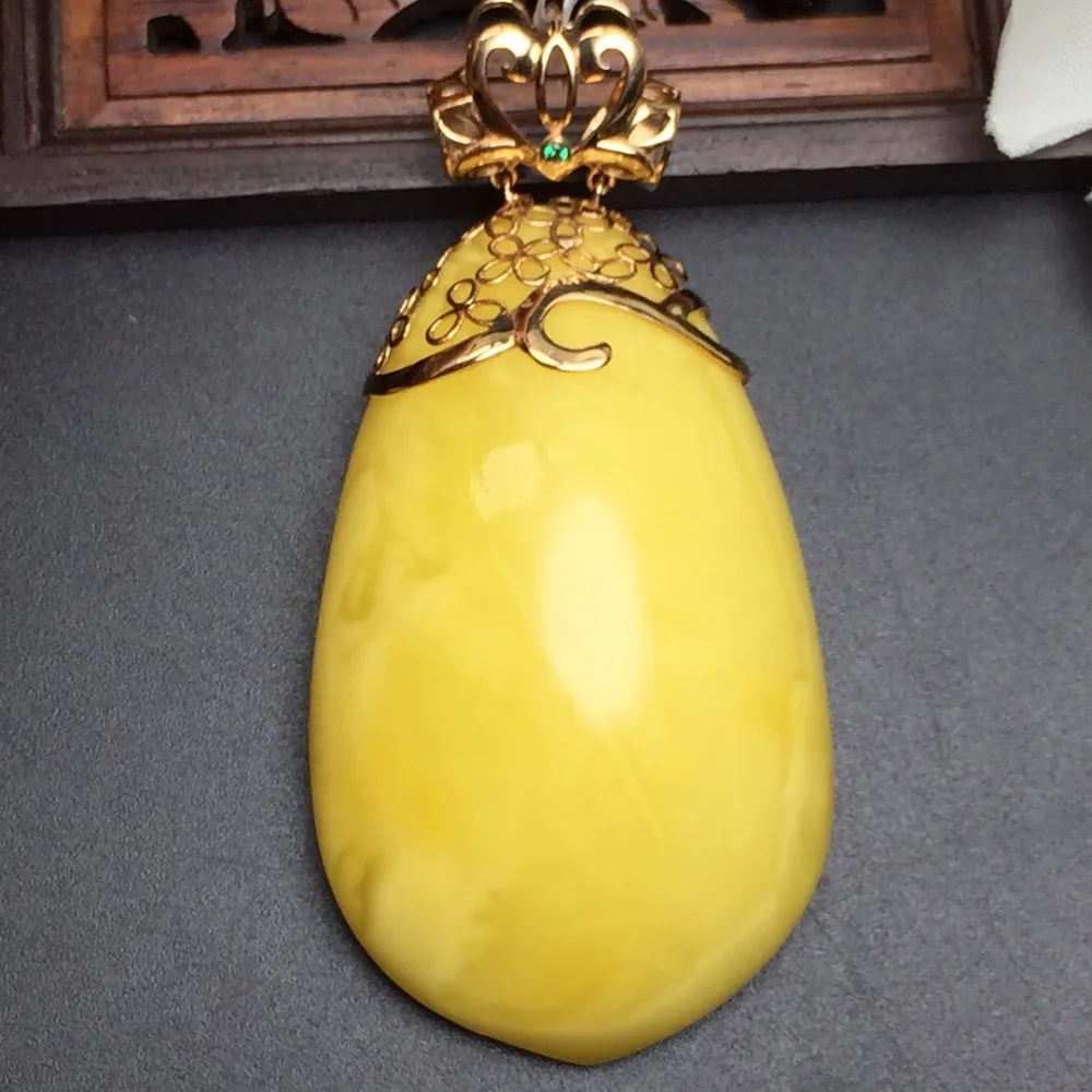 

Fine Jewelry Trendy Real 18K Rose Gold Natural Amber Beeswax Fine Pendant Necklace for women Fine Gifts