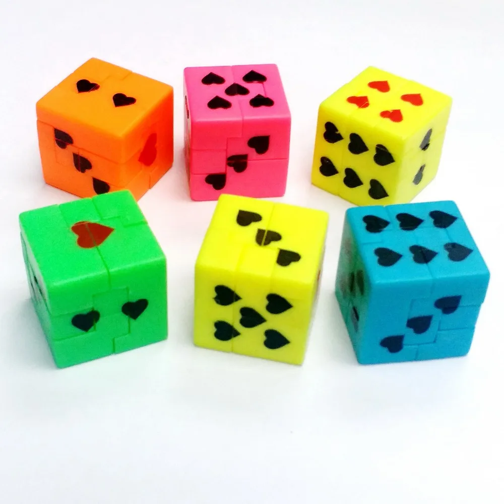 E368-1 Heart dot print puzzle dice -  8g
