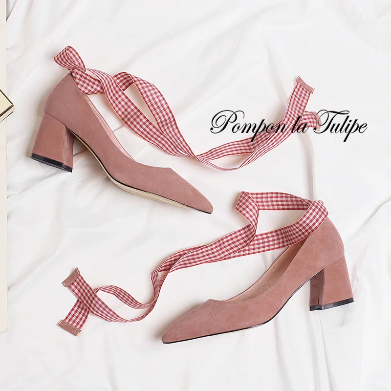 

BHS 9011123 elegant chunky heels pumps with two ways to wear checkerd ribbons