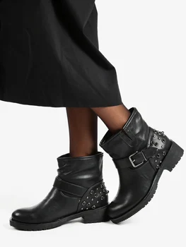 

QUEEN HELENA Booties bikers with studs and buckle