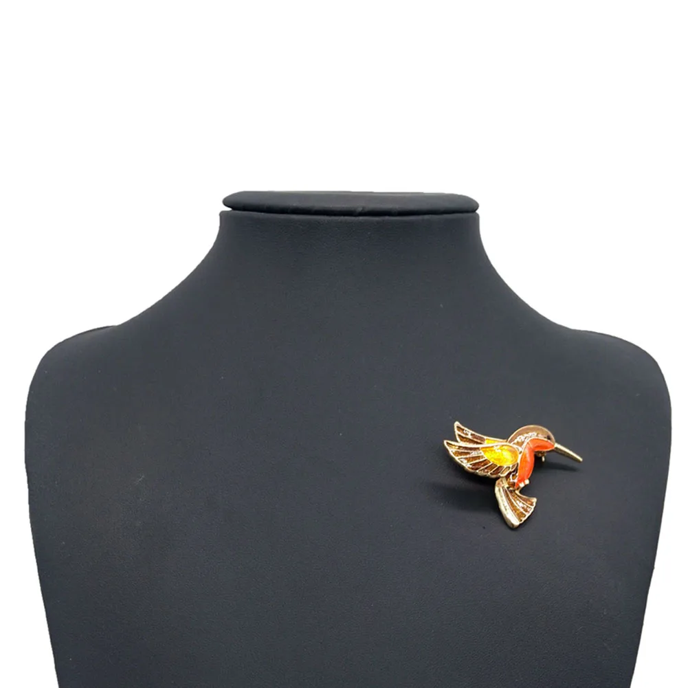 

Cute Swallow Brooches Pins Up Metal Corsage Designer Wedding Shoulder Scarf Dresses Clips For Women Girls