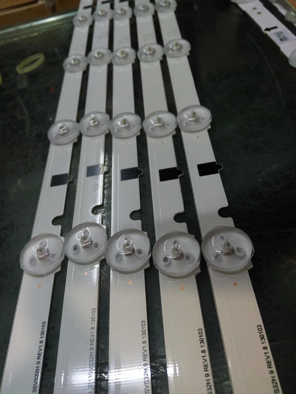 

10pcs new D4GE-400DCB-R2 original 9LED strip Circuits D4GE-400DCA-R2 D4GE-400DCB-R1 D4GE-400DCA-R1 FOR UE40H5500AY