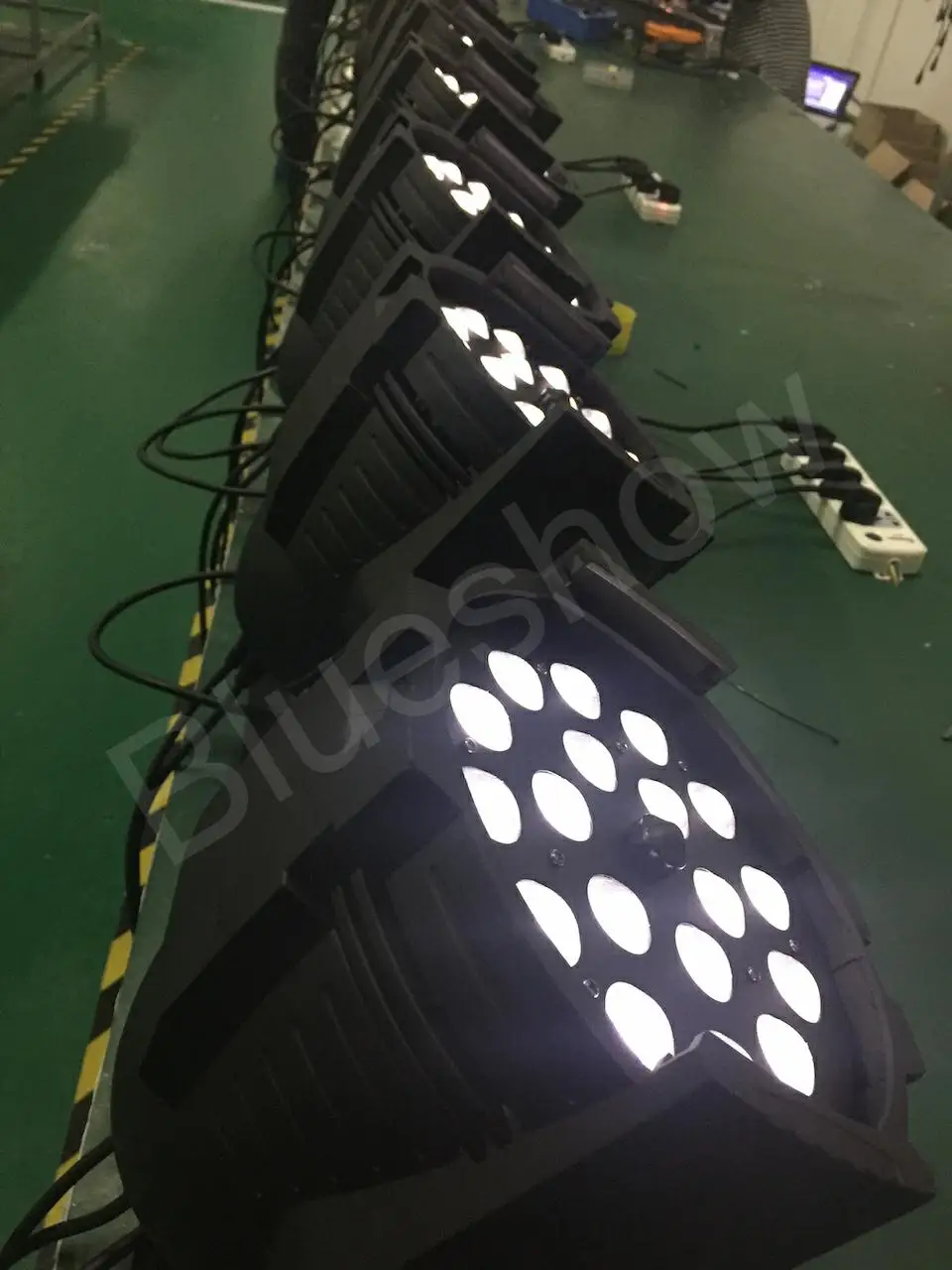 zoom led par light rgbwauv 6in1 18x15w