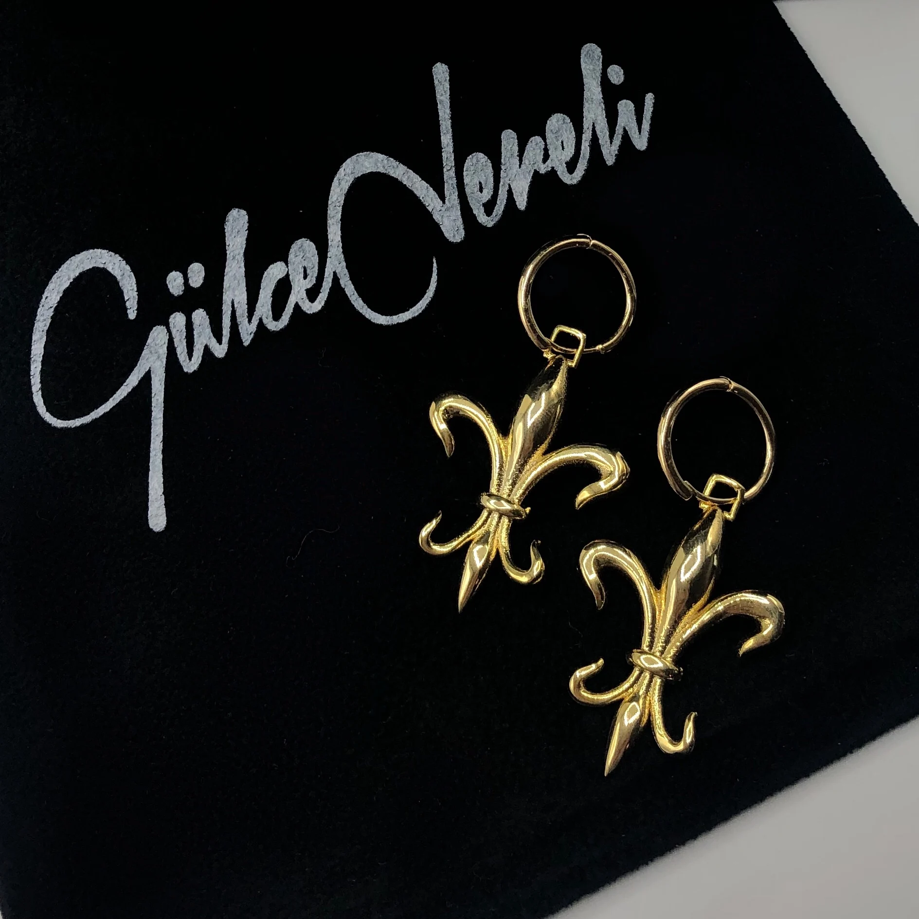 

GULCE DERELI, LILY EARRINGS, HOOP EARRINGS, CHARM EARRINGS, GIFT BOX, GOLD/SILVER PLATED