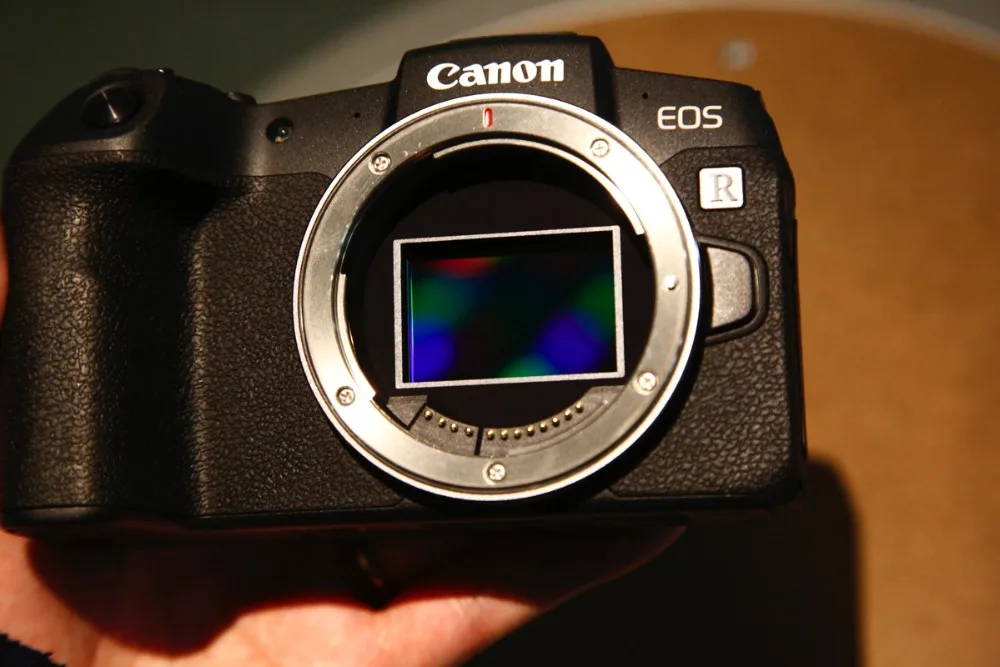 ⁦كاميرا كانون Canon EOS RP فول فريم بدون مرآة مع عدسة 24-105 مم f4-7.1⁩ - الصورة ⁦3⁩