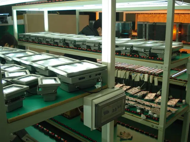 Светодиодные 220 v 100 w прожекторы наружные светодиодные водонепроницаемые лампы 70 w серый