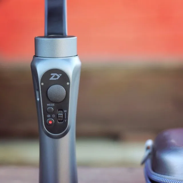 3-х осевой стабилизатор Zhiyun Smooth Q