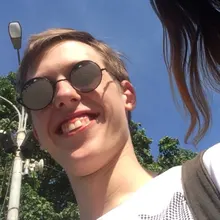 A***v