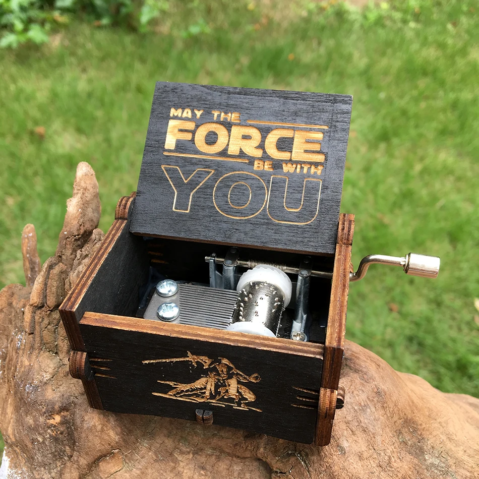 Caja de música A mano Castillo de madera en el cielo Juego de tronos Star Wars un regalo de Navidad de cumpleaños en Stock al por mayor