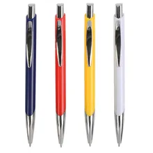 Шариковая ручка с пластиковым стержнем