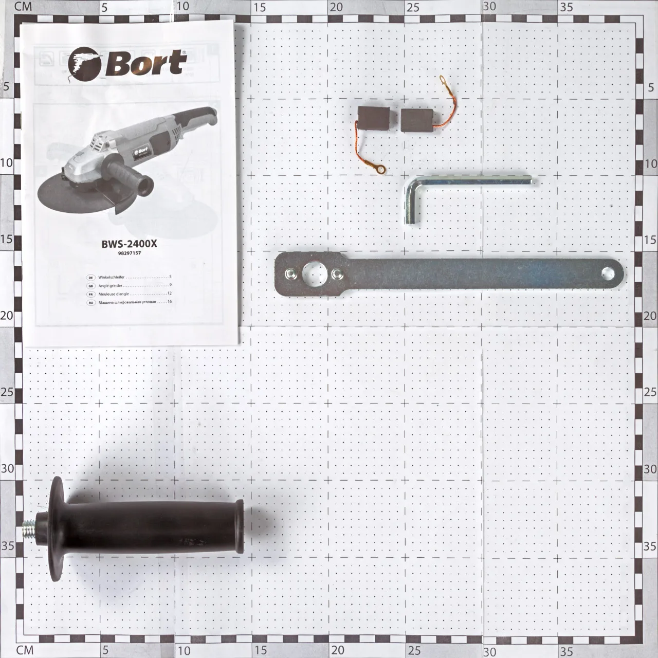 Машина шлифовальная угловая Bort BWS-2400X (Мощность 2400 Вт, 6500 об/мин, диск 230 мм, плавный пуск, поворотная рукоятка, блокировка шпинделя)
