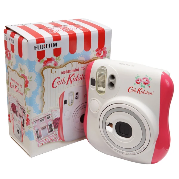 Fujifilm Instax Mini 25 Instant Camera Edition Cath Kidston Pink с ремешком крупным планом|Плёночные и