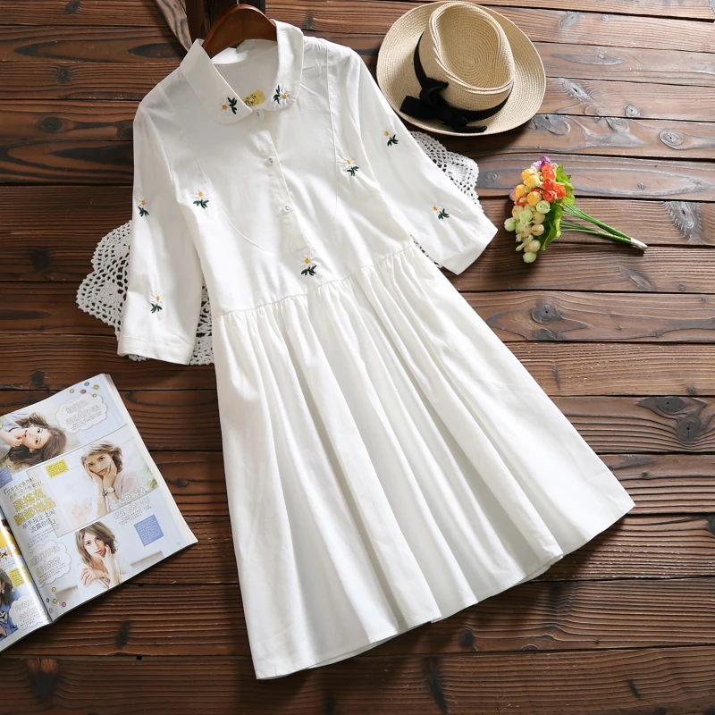 

2018 spring women long sleeve white dress floral embroidery dress