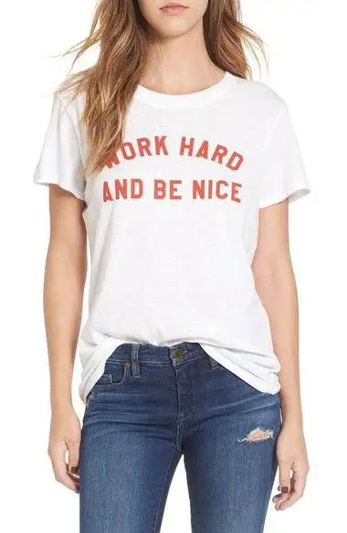 Женская футболка с надписью WORK HARD And Be Nice забавным красным принтом Летние