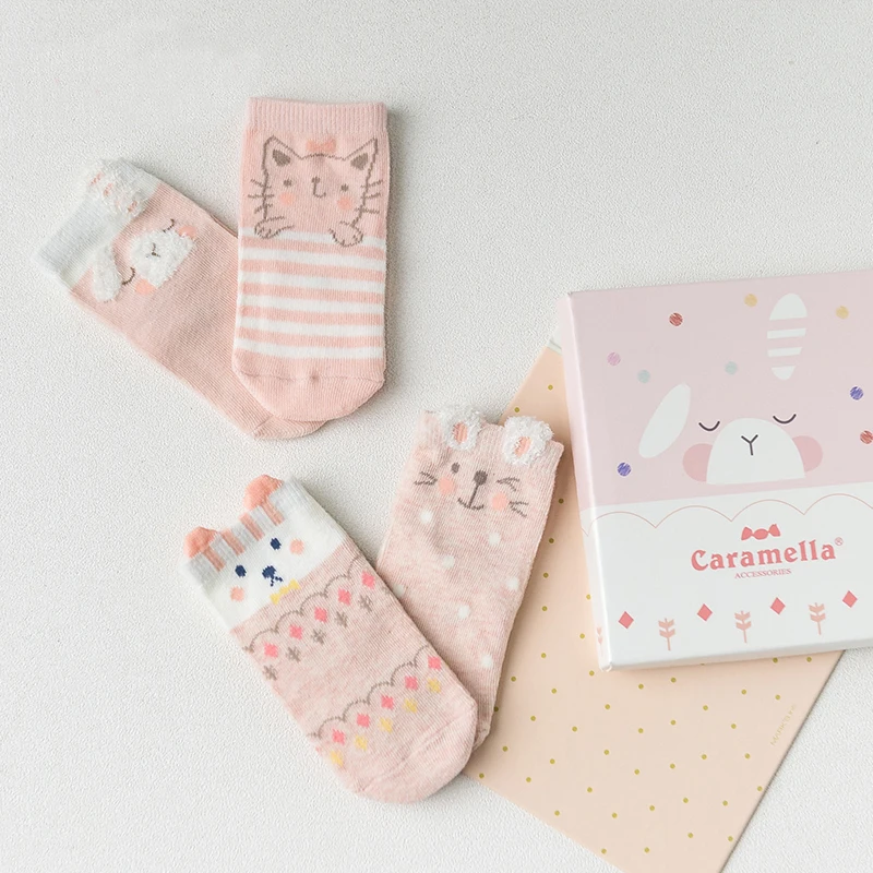 socks-set-kids-sleeping-bunny-3-800x800[1]