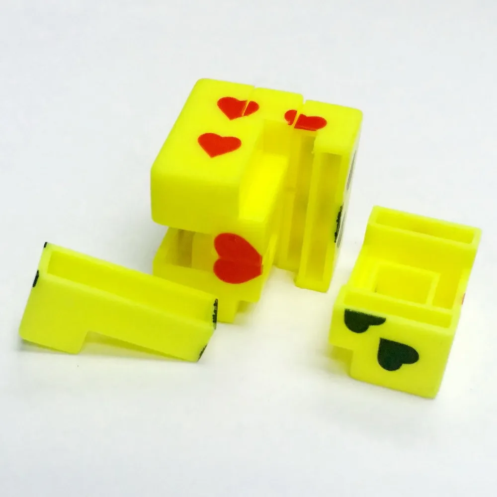 E368-1 Heart dot print puzzle dice -      8g