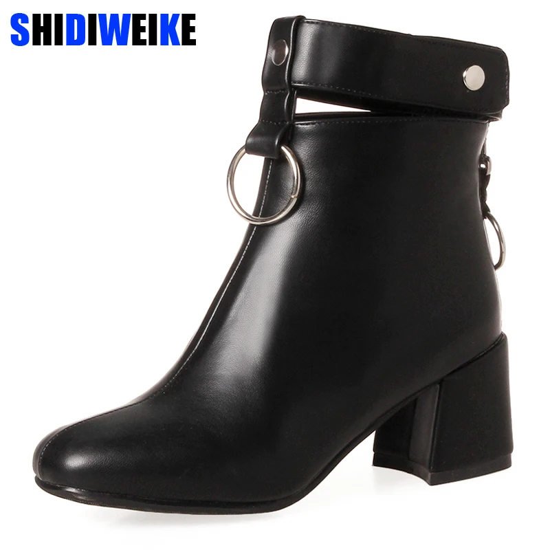 

Brand woman boots metal buckle design boot soft leather ankle boot for woman metal circle botas mujer Round Toe boots