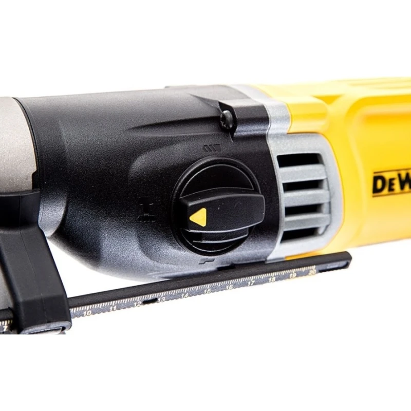 Перфоратор электрический DeWalt D25144K (Мощность 800 Вт, энергия удара 3 Дж, сверление дерева 30 мм, бетона 26 мм, металл 13мм, патрон типа SDS+, реверс)