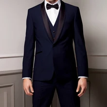 Изготовленный на заказ для измерения на заказ темно-синий мужской костюм на заказ; коричневый нагрудный платок; коричневый 2 рант карман(куртка+ брюки+ галстук+ карман квадратный