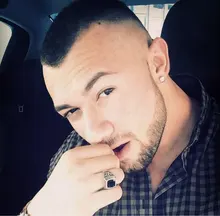 B***i
